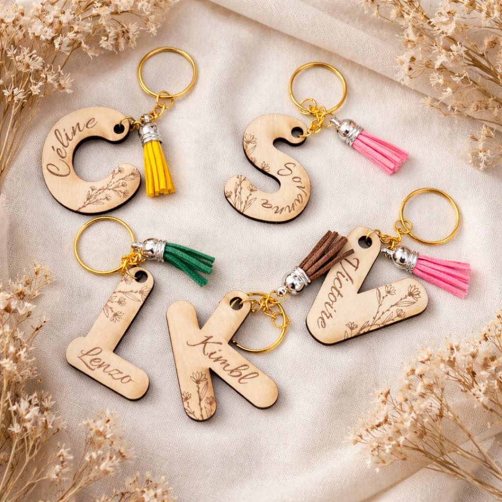 Porte-clé personnalisé lettre & prénom – Gravure sur bois