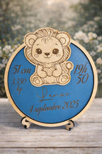 Plaque de naissance personnalisée en bois – Lion(ne)